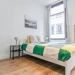 spacious-5br-apt-in-the-heart-of-gent.hotelsghent.com/